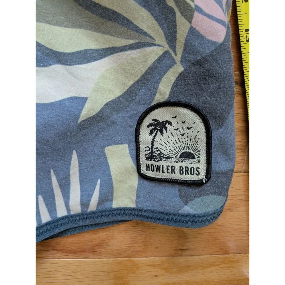 Howler Brothers Stretch Bruja Boardshorts Size 30 Geometric Floral Tropical